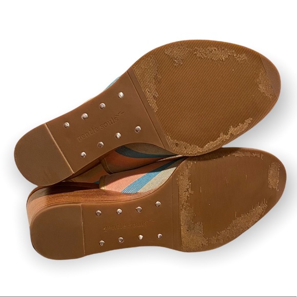 Gentle Souls Colleen Rainbow Cross Elastic Stacked Wood Wedge Heel. Size 8.5 - Picture 5 of 6